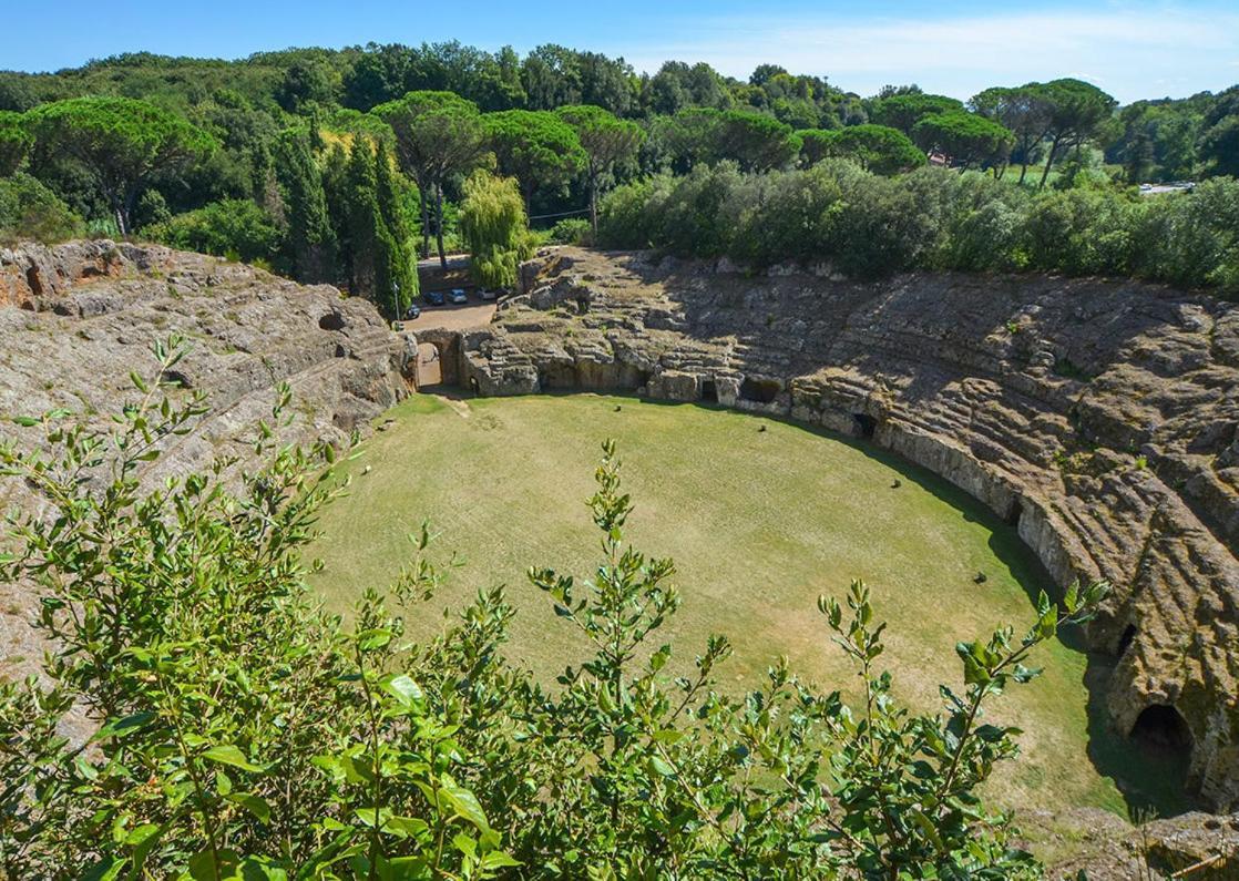 Casa Vacanze La Ripa Sutri Exteriör bild